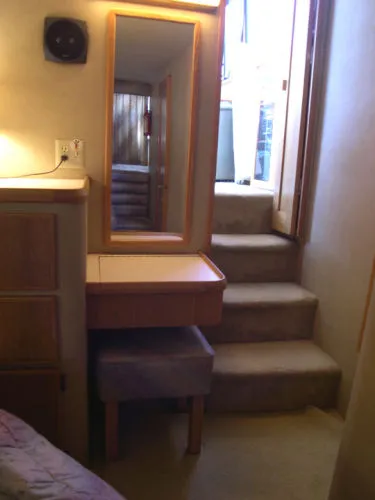 Slide: The Image of Chris-Craft 372 Catalina 1988 - 11