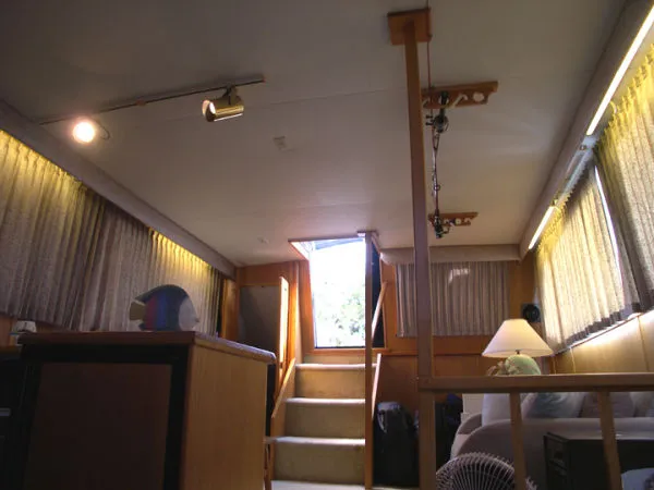 Slide: The Image of Chris-Craft 372 Catalina 1988 - 4