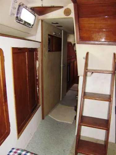 Slide: The Image of Morgan 41 Out Island Ketch 1979 - 10