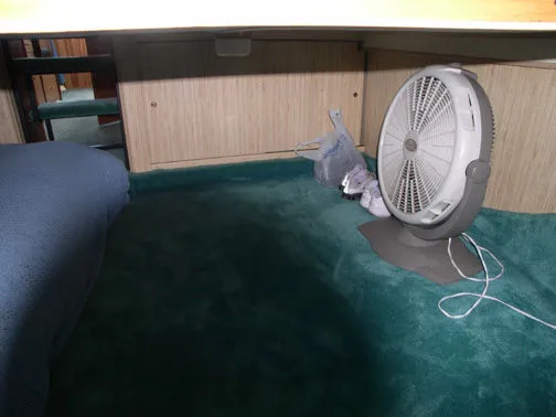 Slide: The Image of Gibson HOUSEBOAT 1985 - 1