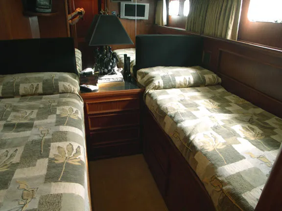 Slide: The Image of Hatteras Classic Motor Yacht 1979 - 11