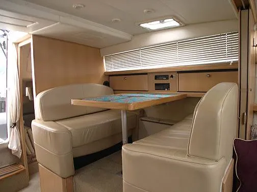 Slide: The Image of Bayliner 3255 Avanti 1998 - 4