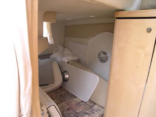 Slide: The Image of Bayliner 3255 Avanti 1998 - 5