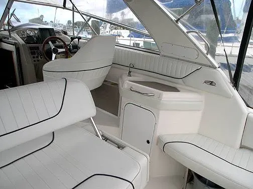 Slide: The Image of Bayliner 3255 Avanti 1998 - 7