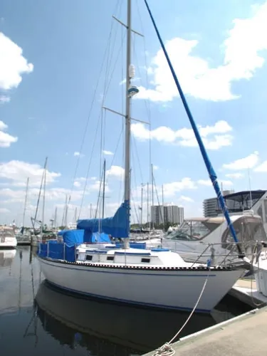 Slide: The Image of Endeavour Sloop, Model B 1983 - 0