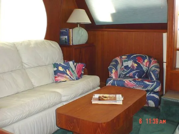 Slide: The Image of Tollycraft Sundeck Motor Yacht 1988 - 3