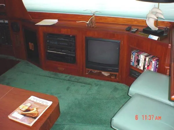 Slide: The Image of Tollycraft Sundeck Motor Yacht 1988 - 4