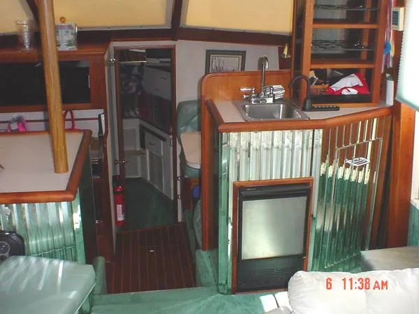 Slide: The Image of Tollycraft Sundeck Motor Yacht 1988 - 5