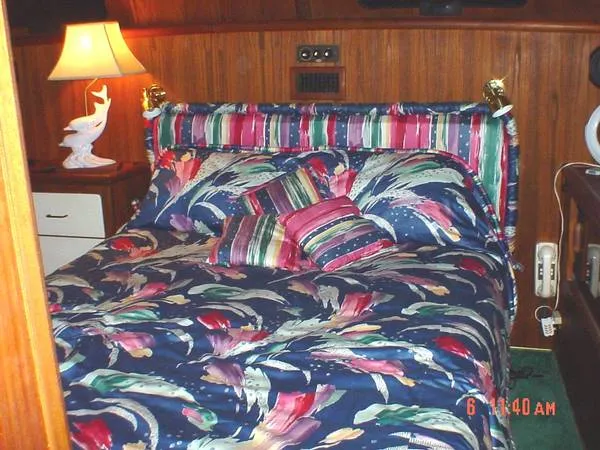 Slide: The Image of Tollycraft Sundeck Motor Yacht 1988 - 7