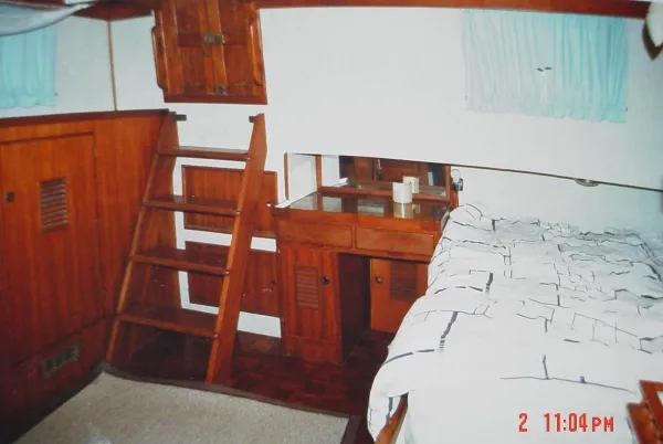 Slide: The Image of Marine Trader Dbl Cabin MY 1976 - 2