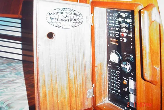 Slide: The Image of Marine Trader Dbl Cabin MY 1976 - 7