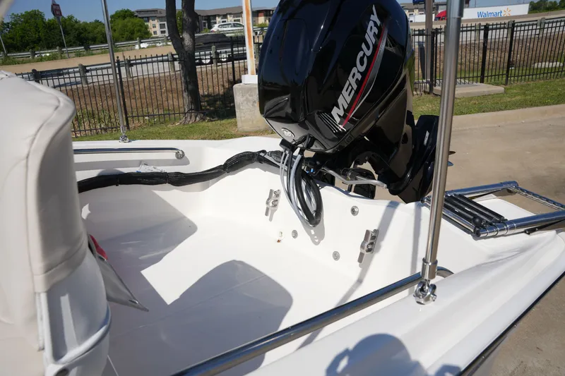 Slide: The Image of Boston Whaler 130 Super Sport 2026 - 10