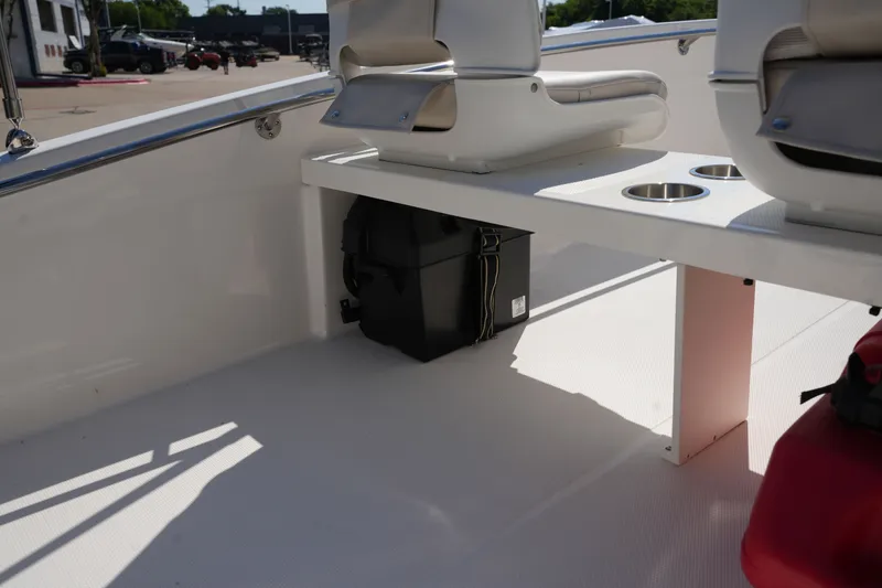 Slide: The Image of Boston Whaler 130 Super Sport 2026 - 11