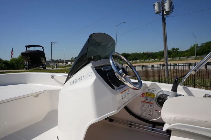 Slide: The Image of Boston Whaler 130 Super Sport 2026 - 14