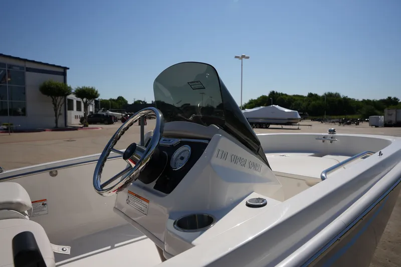 Slide: The Image of Boston Whaler 130 Super Sport 2026 - 15