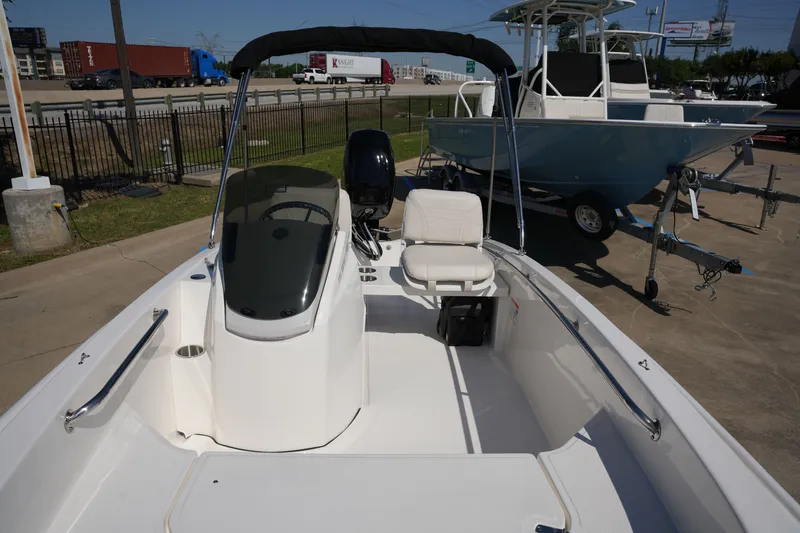 Slide: The Image of Boston Whaler 130 Super Sport 2026 - 20