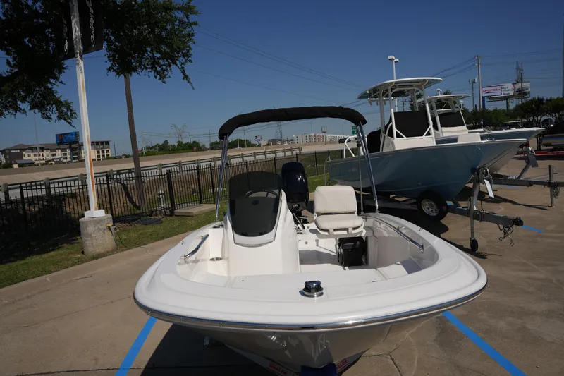 Slide: The Image of Boston Whaler 130 Super Sport 2026 - 21