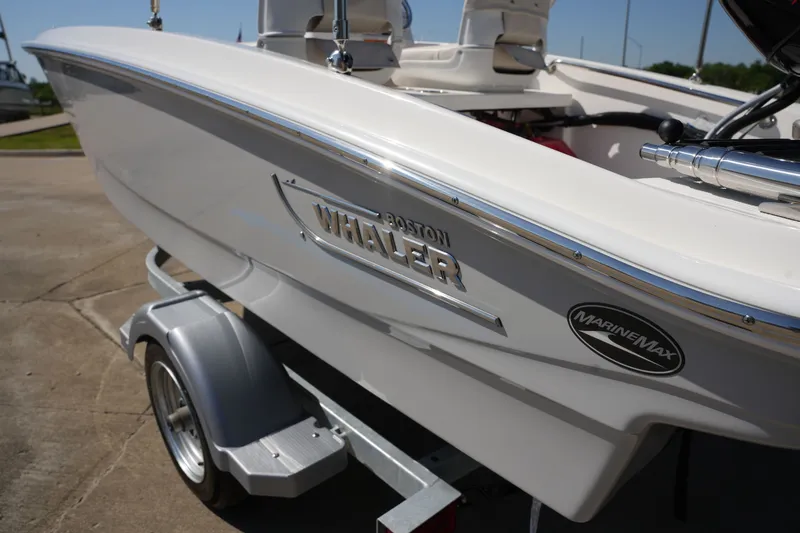 Slide: The Image of Boston Whaler 130 Super Sport 2026 - 5