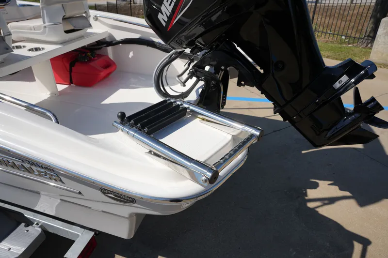 Slide: The Image of Boston Whaler 130 Super Sport 2026 - 8