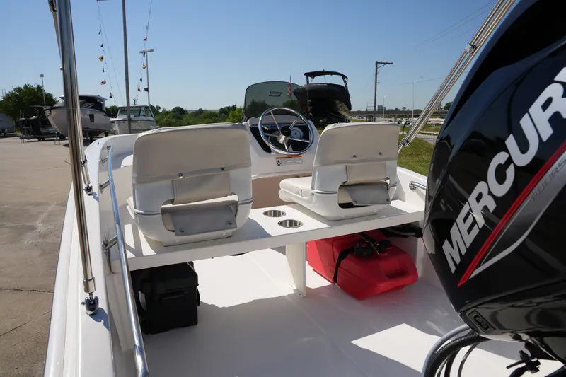 Slide: The Image of Boston Whaler 130 Super Sport 2026 - 9