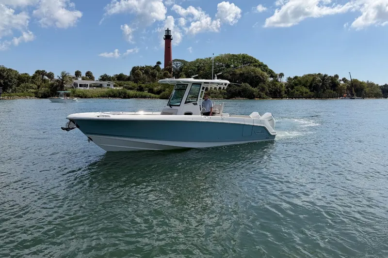 Slide: The Image of Boston Whaler 280 Outrage 2026 - 1