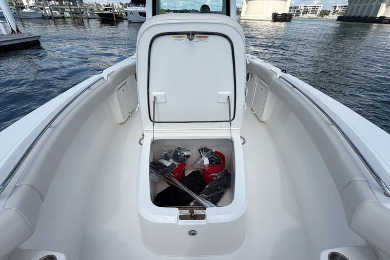 Slide: The Image of Boston Whaler 280 Outrage 2026 - 21