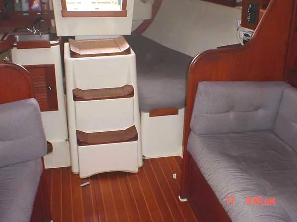 Slide: The Image of Tartan Sloop 1990 - 8