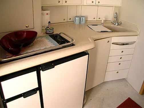 Slide: The Image of Sea Ray 370 Express Cruiser 1999 - 3