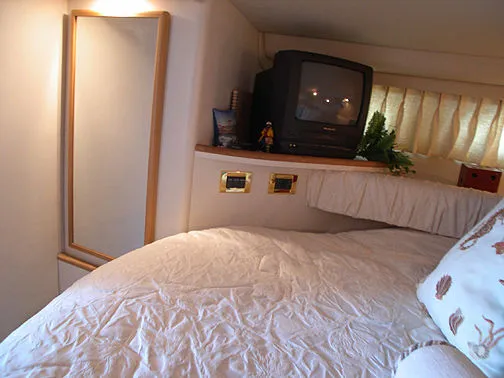 Slide: The Image of Sea Ray 370 Express Cruiser 1999 - 5