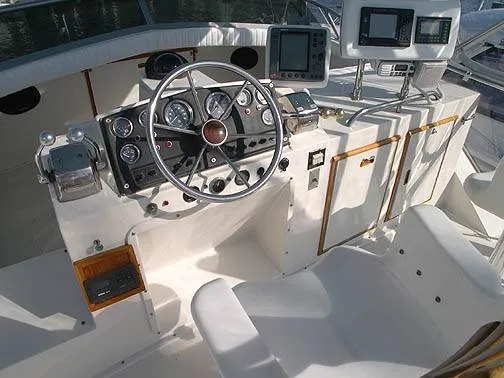 Slide: The Image of Bertram 33 Sport Fisherman 1979 - 6