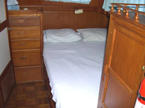 Slide: The Image of Albin 36 Trawler 1981 - 7