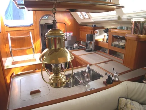 Slide: The Image of Hunter 40.5 Sloop 1997 - 4