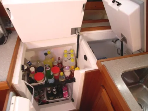 Slide: The Image of Hunter 40.5 Sloop 1997 - 5