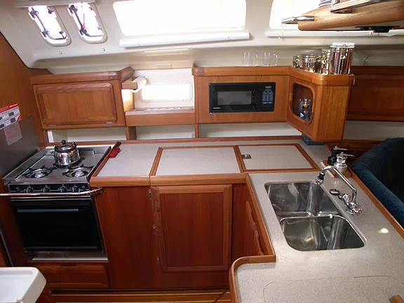 Slide: The Image of Hunter 40.5 Sloop 1997 - 2