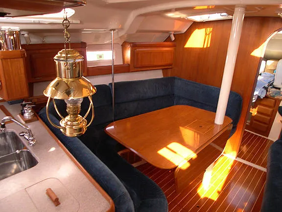 Slide: The Image of Hunter 40.5 Sloop 1997 - 3
