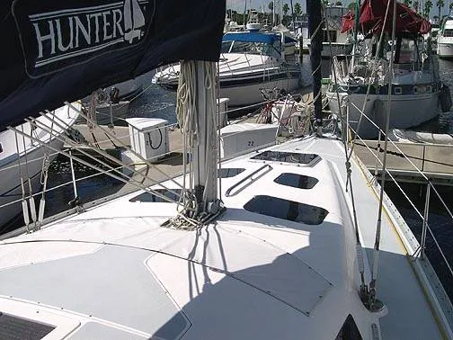 Slide: The Image of Hunter 40.5 Sloop 1997 - 8