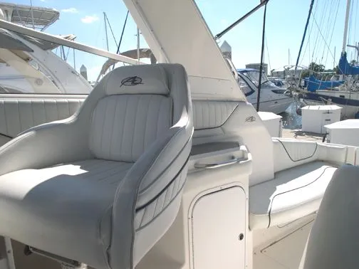 Slide: The Image of Bayliner 3255 Avanti 1998 - 8
