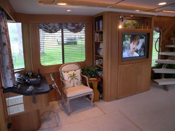 Slide: The Image of Stardust Cruisers Houseboat 2001 - 3