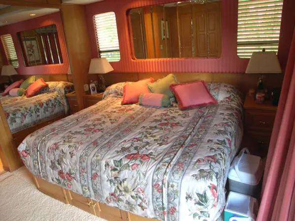 Slide: The Image of Stardust Cruisers Houseboat 2001 - 9