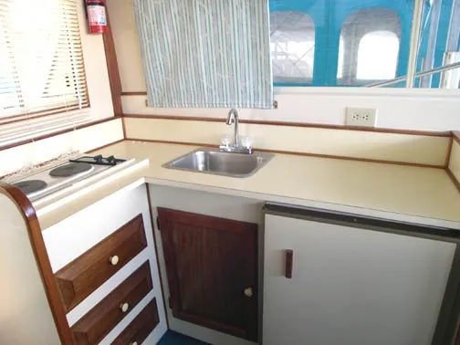 Slide: The Image of Silverton 31 Convertible Flybridge 1979 - 3