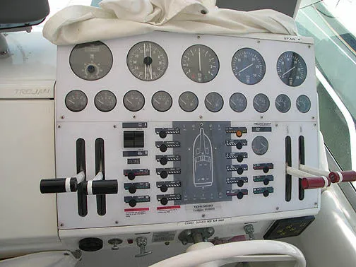 Slide: The Image of Trojan 12 METER EXPRESS 1989 - 6