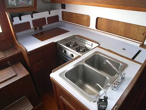Slide: The Image of Caliber Yachts Caliber 33 1986 - 1