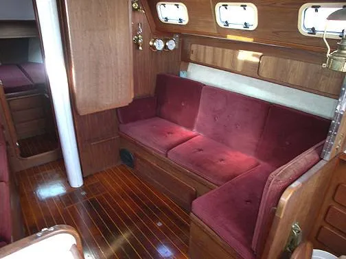 Slide: The Image of Caliber Yachts Caliber 33 1986 - 2