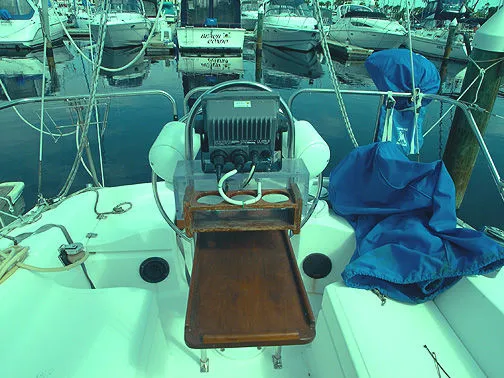 Slide: The Image of Hunter 28.5 1985 - 11