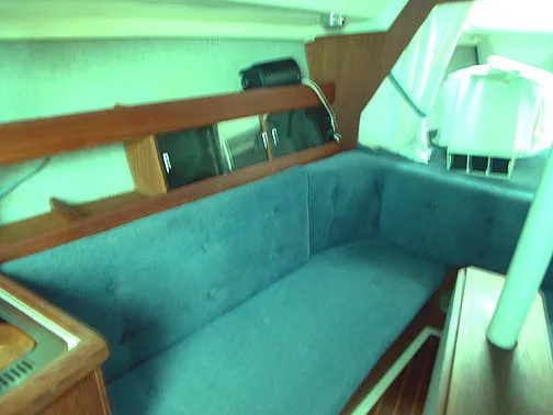 Slide: The Image of Hunter 28.5 1985 - 3