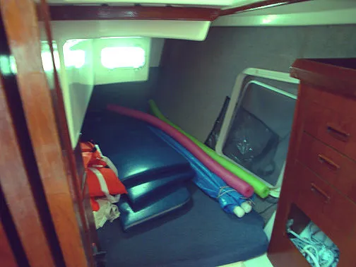 Slide: The Image of Hunter 28.5 1985 - 7