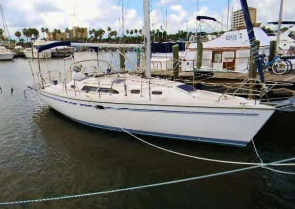 Slide: The Image of Catalina 350 Sloop 2003 - 0