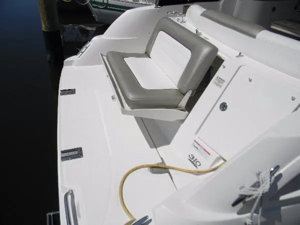 Slide: The Image of Sea Ray 310 Sundancer 2007 - 8
