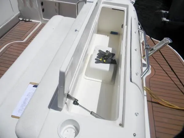 Slide: The Image of Sea Ray 340 Sundancer Sportsman 2005 - 10