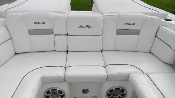 Slide: The Image of Sea Ray 270 SLX 2007 - 8